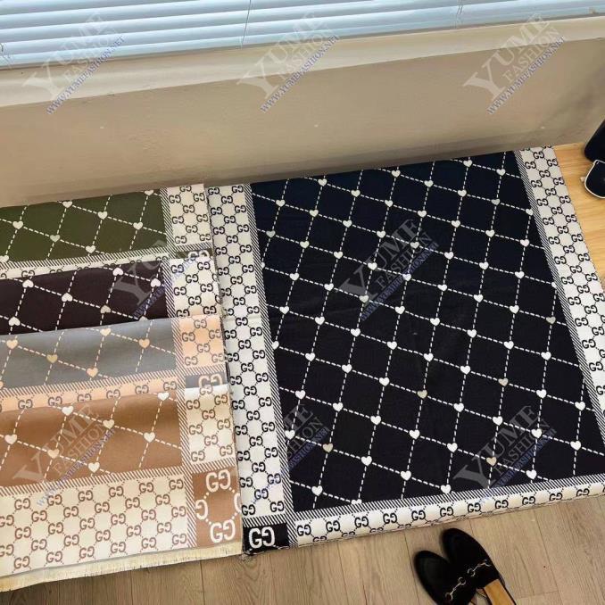 KHĂN CHOÀNG GUCCI&nbsp;KHĂN CHOÀNG GUCCI