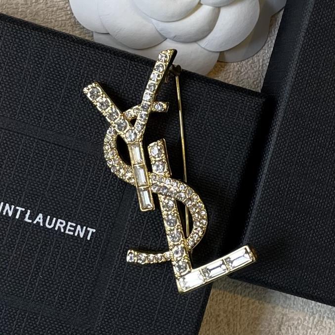 CÀI ÁO&nbsp;Cài Áo YSL