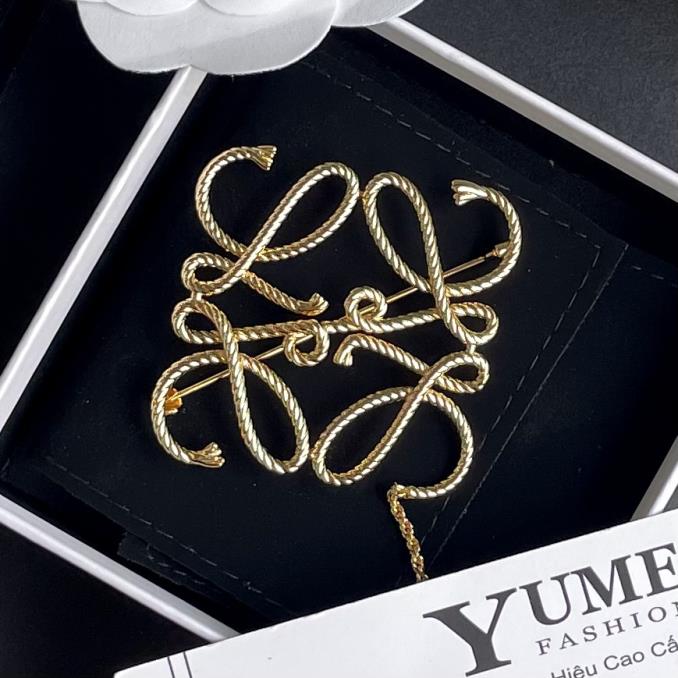 CÀI ÁO&nbsp;Cài áo Loewe